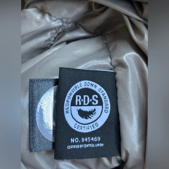 Aritizia Super Puff Original with detachable  hoodie metallic taupe / M / EUC - Picture 8 of 10